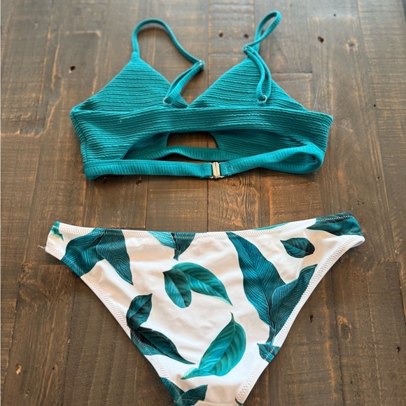 Teal and White tropical Print Bikini Set size small - Picture 3 of 3